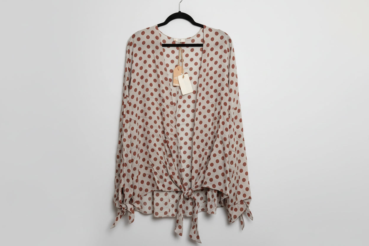 Easel Tie Front
